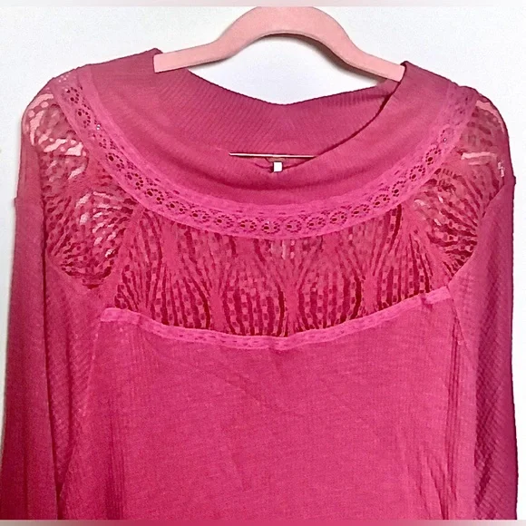⭐️Host Pick!⭐️FREE PEOPLE Spring Valley Waffle Knit Top In Cochineal (Pink) L/XL - Picture 5 of 10